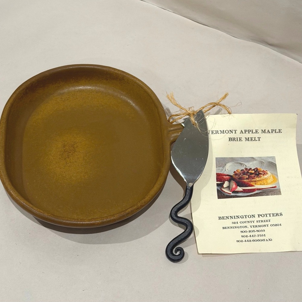 Bennington Potters Cheese Please Set Elements Gold Bistro Plate & Brie Spreader